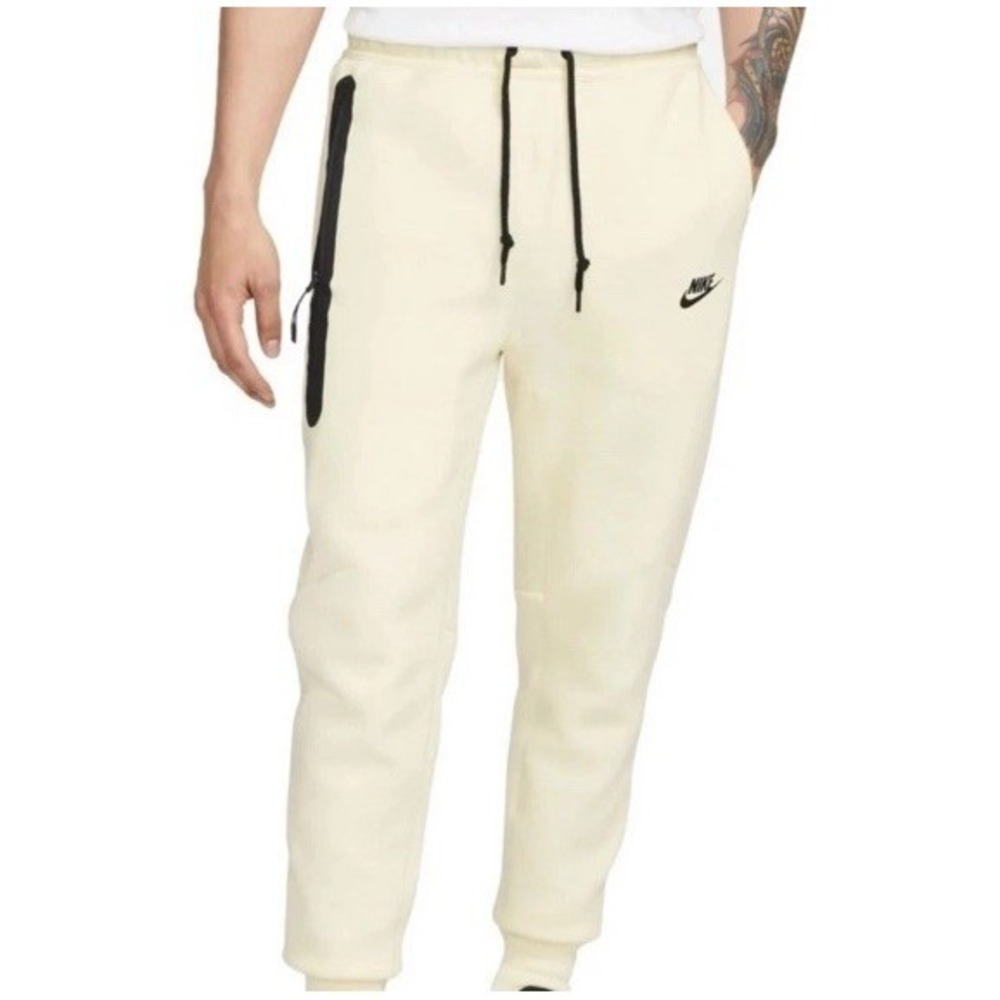 New Nike Sportswear Tech Fleece Joggers Coconut Milk Men's Size XL FB8002-113